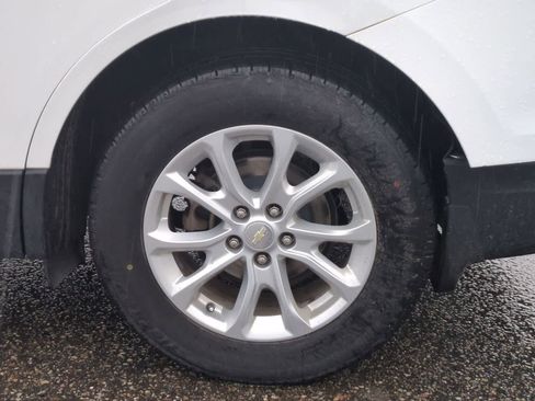 Used 2019 Chevrolet Equinox LT w/ Driver Convenience Package FWD image 13