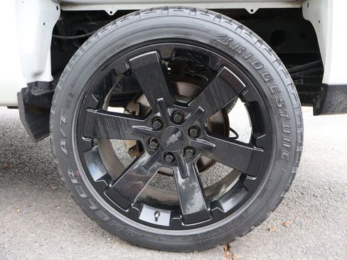 Used 2018 Chevrolet Silverado 1500 Custom w/ Custom Value Package RWD image 40