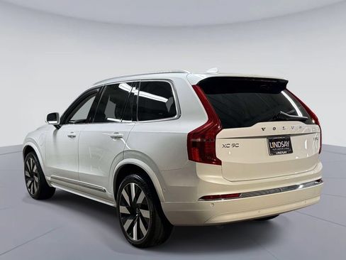 Used 2025 Volvo XC90 T8 Plus AWD/4WD image 12