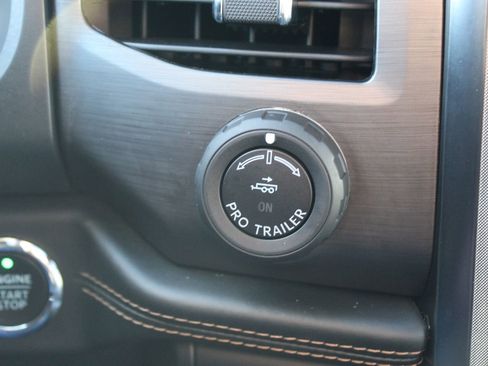 Used 2023 Ford Expedition Platinum image 25