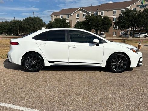 Certified 2025 Toyota Corolla SE image 5