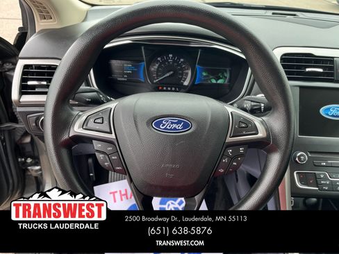 Used 2018 Ford Fusion SE image 11