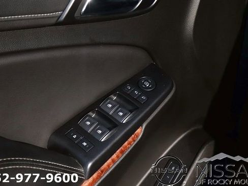 Used 2019 Chevrolet Suburban Premier AWD/4WD image 12