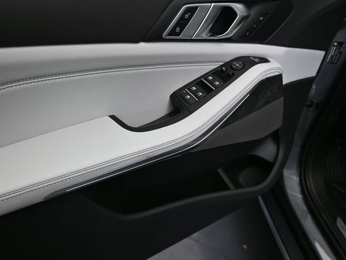 New 2026 BMW X5 sDrive40i image 11