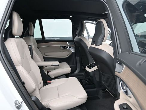 New 2026 Volvo XC90 B6 Ultra image 17