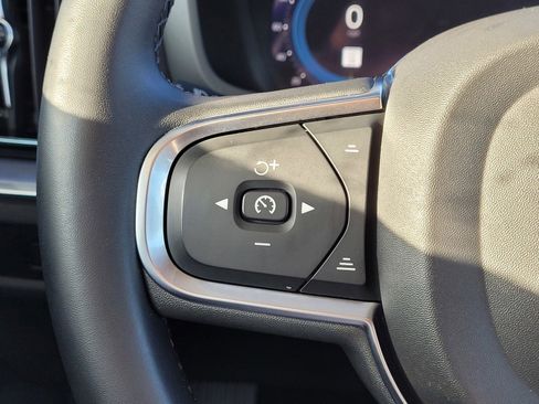 Used 2024 Volvo S60 B5 Core image 15