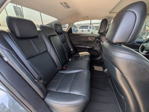 Used 2017 Toyota Avalon XLE image 17