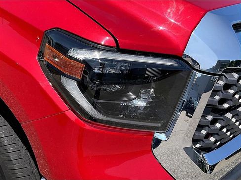 Used 2020 Toyota Tundra SR5 w/ TRD Off-Road Package AWD/4WD image 33