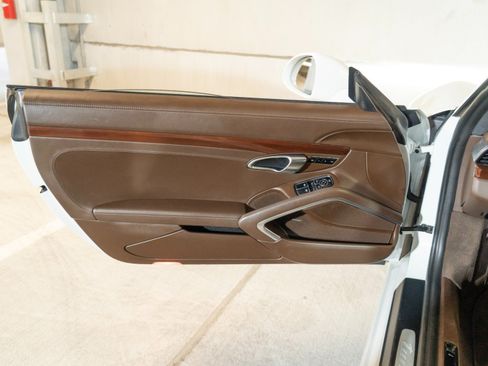 Certified 2017 Porsche 911 Turbo AWD/4WD image 16