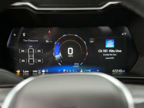 Used 2023 Chevrolet Colorado ZR2 w/ ZR2 Convenience Package III image 24