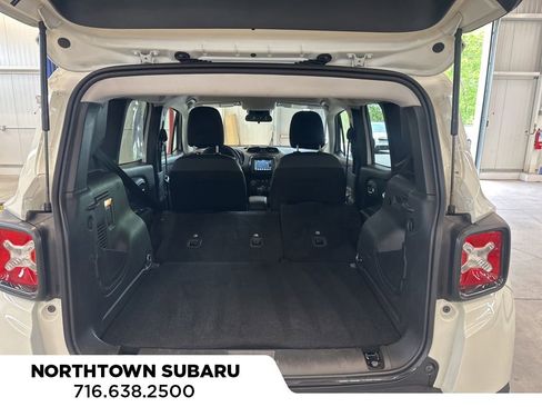 Used 2020 Jeep Renegade Altitude AWD/4WD image 15