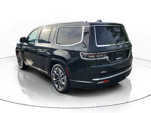 Used 2022 Jeep Grand Wagoneer Series II AWD/4WD image 3