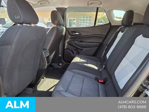 Used 2025 Chevrolet Trax LS FWD image 4