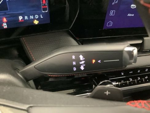 Used 2025 Chevrolet Equinox RS AWD/4WD image 16