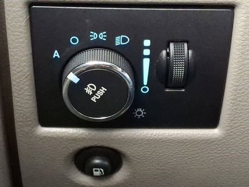 Used 2013 Jeep Grand Cherokee Laredo AWD/4WD image 24