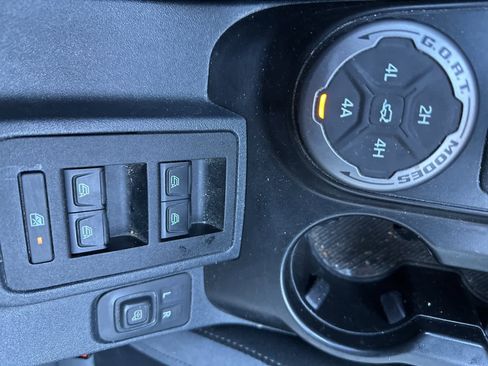 Used 2023 Ford Bronco Big Bend w/ Sasquatch Package image 25