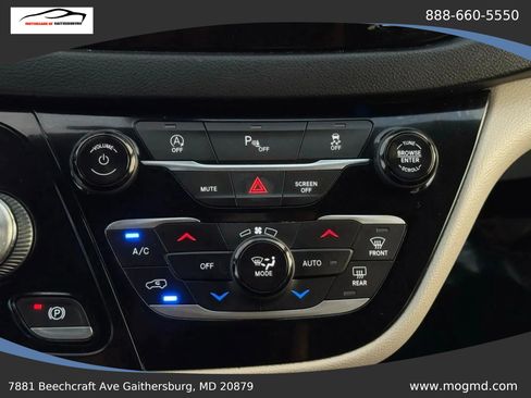 Used 2017 Chrysler Pacifica Touring-L FWD image 42
