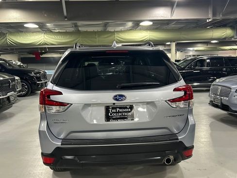 Certified 2022 Subaru Forester Limited image 3