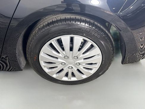 Used 2025 Toyota Corolla LE image 33