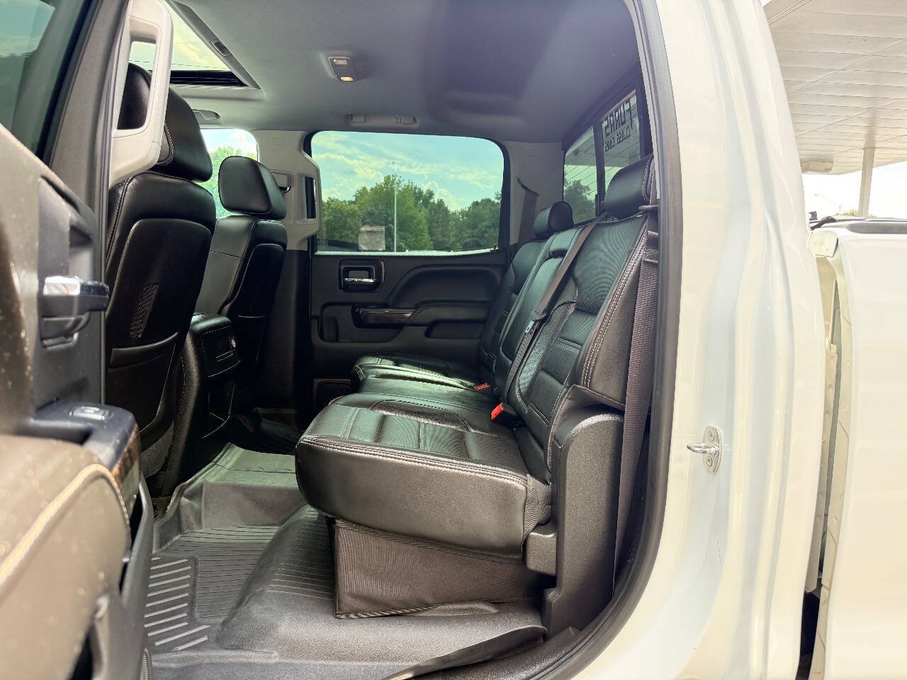 Used 2015 GMC Sierra 2500 Denali w/ Duramax Plus Package AWD/4WD image 33