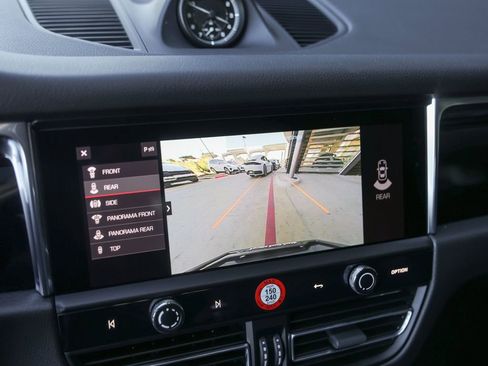 New 2026 Porsche Macan image 24