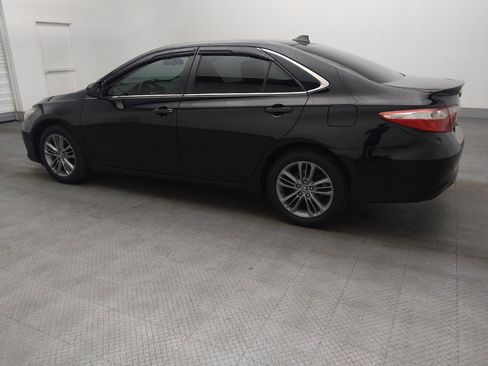 Used 2015 Toyota Camry SE image 3