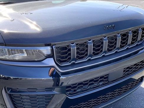 New 2026 Jeep Grand Cherokee Altitude AWD/4WD image 35