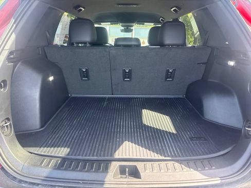 Used 2026 GMC Terrain AT4 w/ Technology Package II AWD/4WD image 10