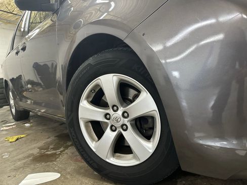 Used 2015 Toyota Sienna LE image 12