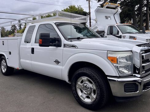 Used 2015 Ford F250 XLT image 9