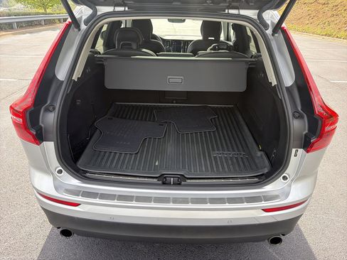 Used 2019 Volvo XC60 T5 Momentum w/ Multimedia Package FWD image 23