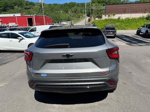 Used 2025 Chevrolet Trax RS w/ Driver Confidence Package FWD image 6