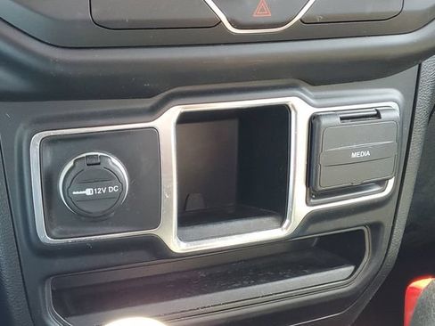 Used 2019 Jeep Wrangler Sport AWD/4WD image 23