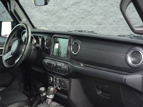 Used 2020 Jeep Wrangler Unlimited Sahara AWD/4WD image 25