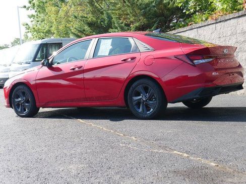 Used 2023 Hyundai Elantra SEL image 4