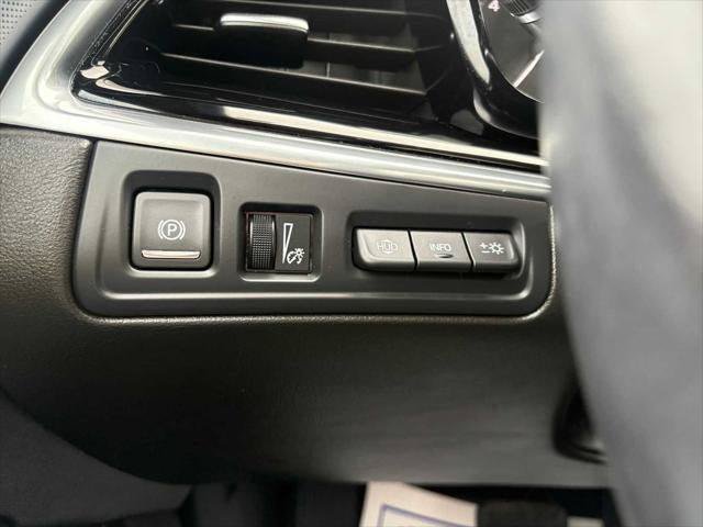 Used 2024 Cadillac XT6 Premium Luxury w/ Technology Package AWD/4WD image 16
