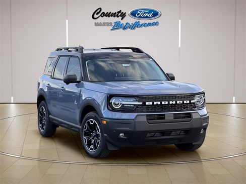 New 2025 Ford Bronco Sport Outer Banks w/ Outer Banks Tech Package+ image 1