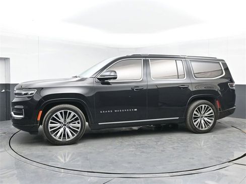 Used 2022 Jeep Grand Wagoneer Series III image 4