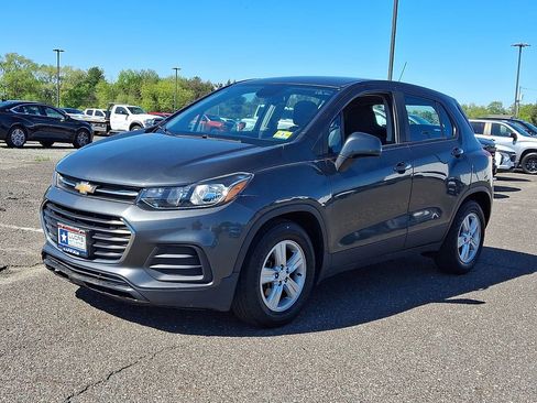 Used 2020 Chevrolet Trax LS FWD image 6