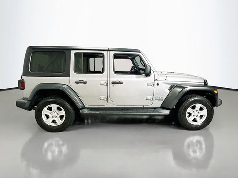 Used 2019 Jeep Wrangler Unlimited Sport S AWD/4WD image 9