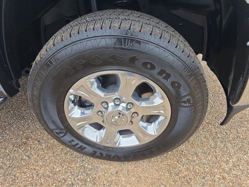 Used 2024 RAM 2500 Big Horn w/ Bed Utility Group image 9