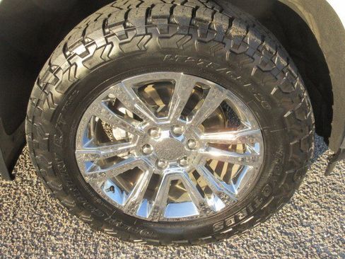 Used 2022 Chevrolet Silverado 1500 LTZ image 9