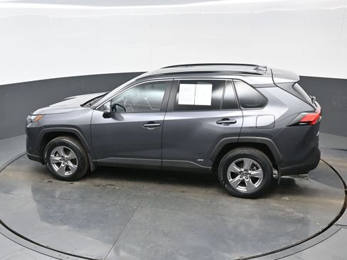 Used 2022 Toyota RAV4 XLE w/ Convenience Package image 39