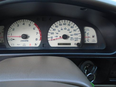 Used 2004 Toyota Tacoma PreRunner RWD image 16