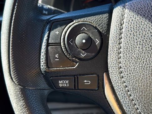 Used 2015 Toyota RAV4 LE image 22