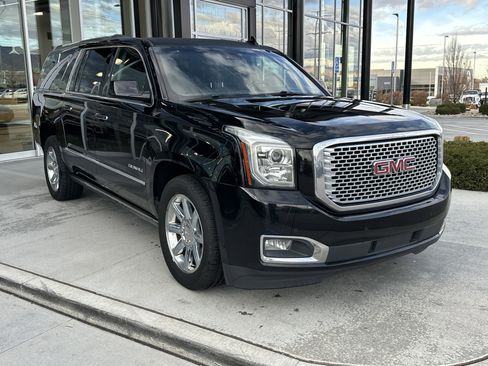 Used 2015 GMC Yukon XL Denali w/ Premium Package image 3