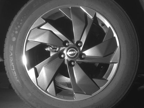 Used 2025 Nissan Rogue SV AWD/4WD image 15