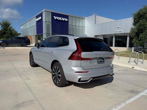 Certified 2025 Volvo XC60 B5 Plus AWD/4WD image 4