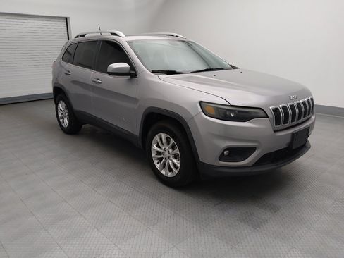 Used 2019 Jeep Cherokee Latitude w/ Cold Weather Group AWD/4WD image 11