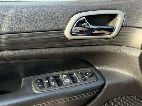 Used 2022 Jeep Grand Cherokee Laredo X image 20